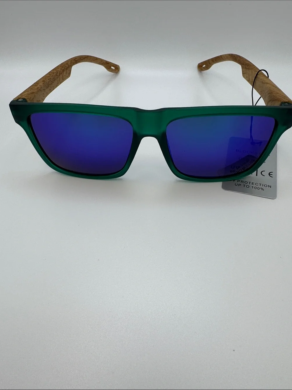 The Unbranded Brand stylish green